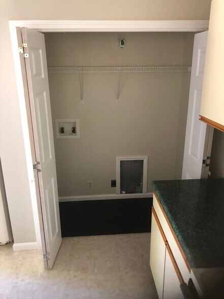 Building Photo - 4440 Clifton Glendale Rd