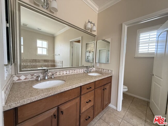 Building Photo - 1120 Columbia Trl