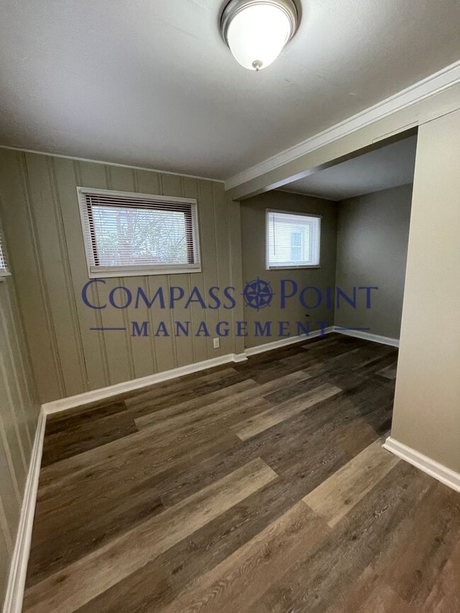 Building Photo - Your New Home Awaits! First Month Rent Fre...