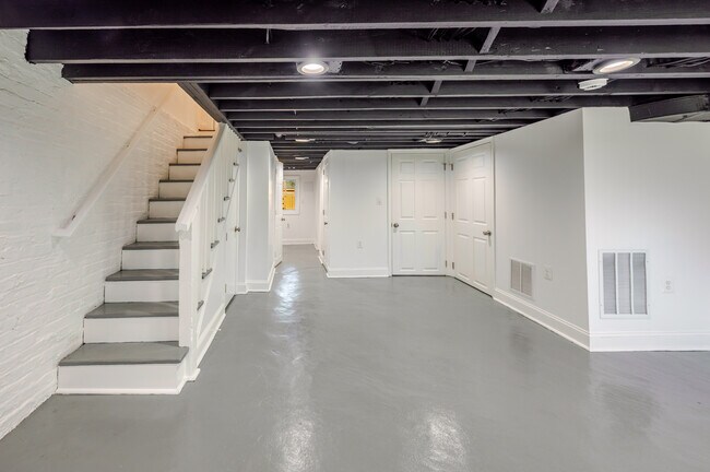 Building Photo - 2726 10th St NE