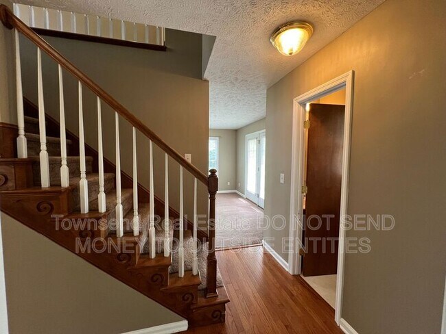 Building Photo - 155 Saunders Ct