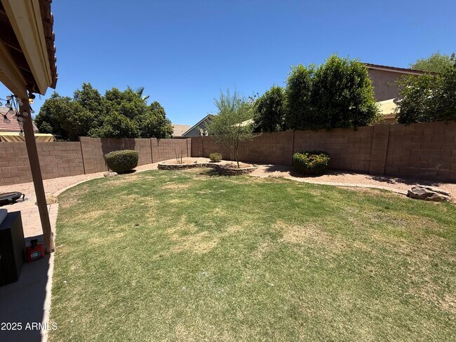 Building Photo - 389 S Cottonwood Dr