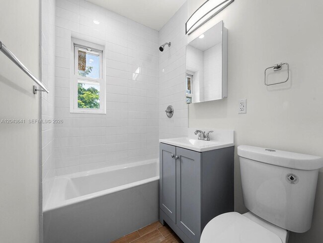 Building Photo - 238 NW 41st Ave