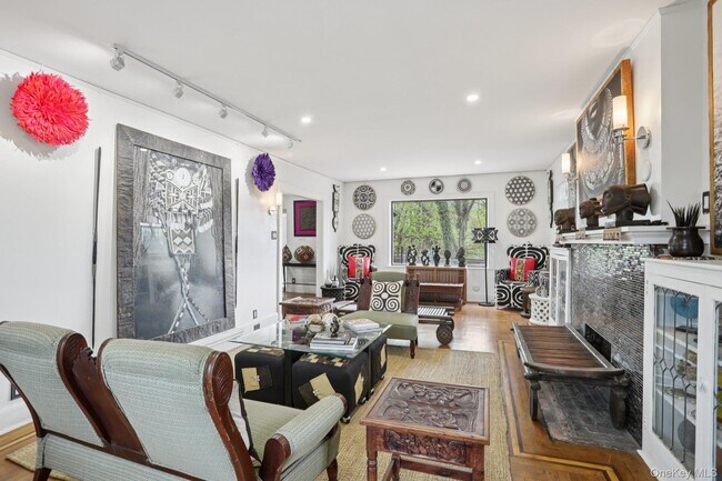 Building Photo - 375 Hawthorne Terrace