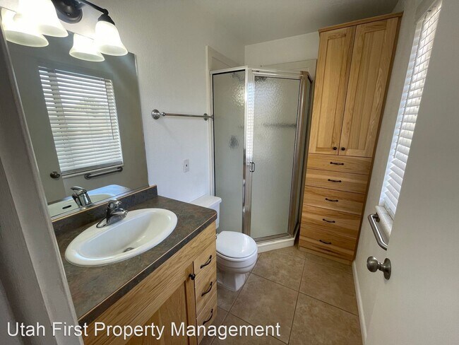 Building Photo - 4 br, 2.5 bath House - 2270 W Skyview Dr