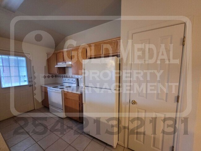 Building Photo - 2808 Lucille Dr