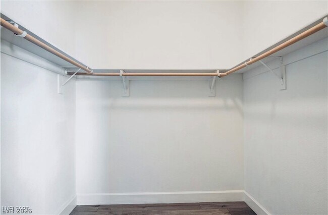 Building Photo - 128 Tilbury Ave
