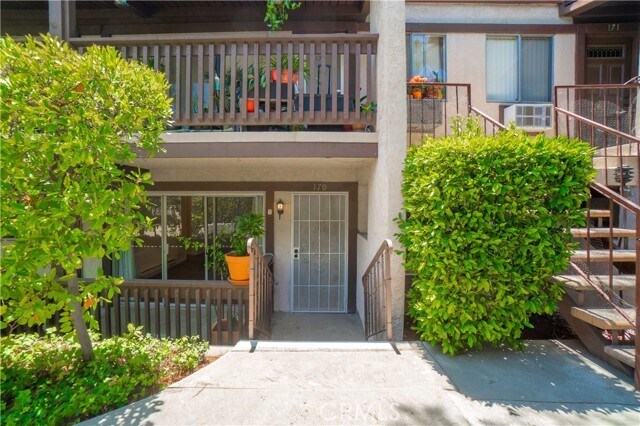 Building Photo - 322 Miraleste Dr