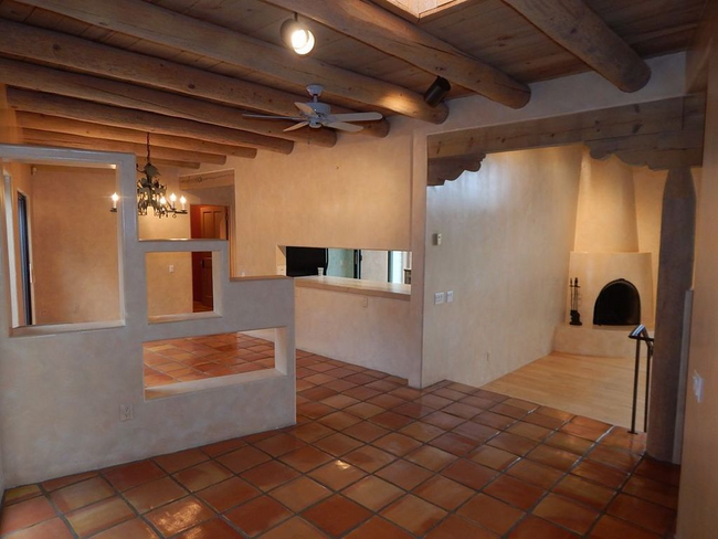 Building Photo - 1005 Calle Dorthia