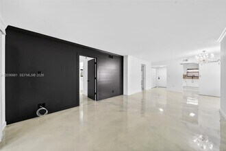 Building Photo - 265 SE 10th St