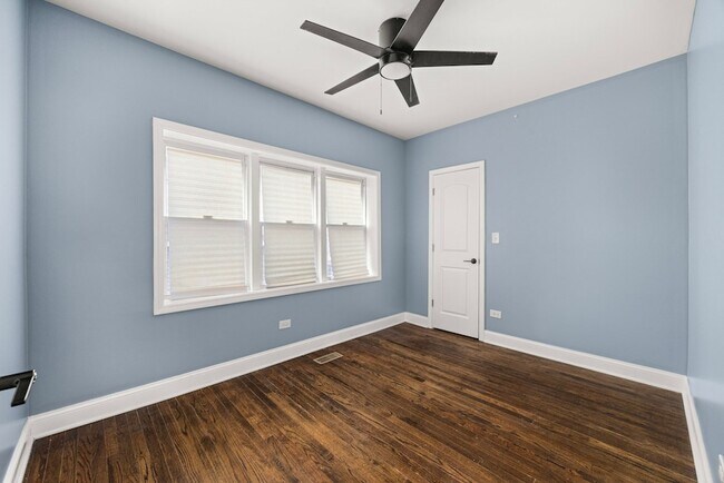 Building Photo - 8332 S May St