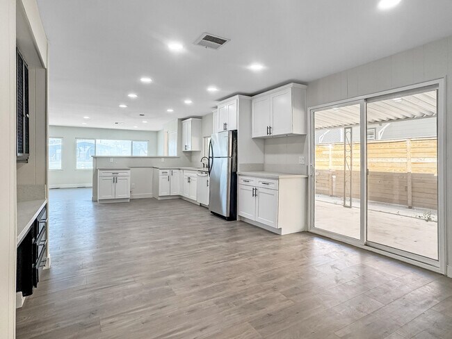 Building Photo - 33371 Tubac Trail