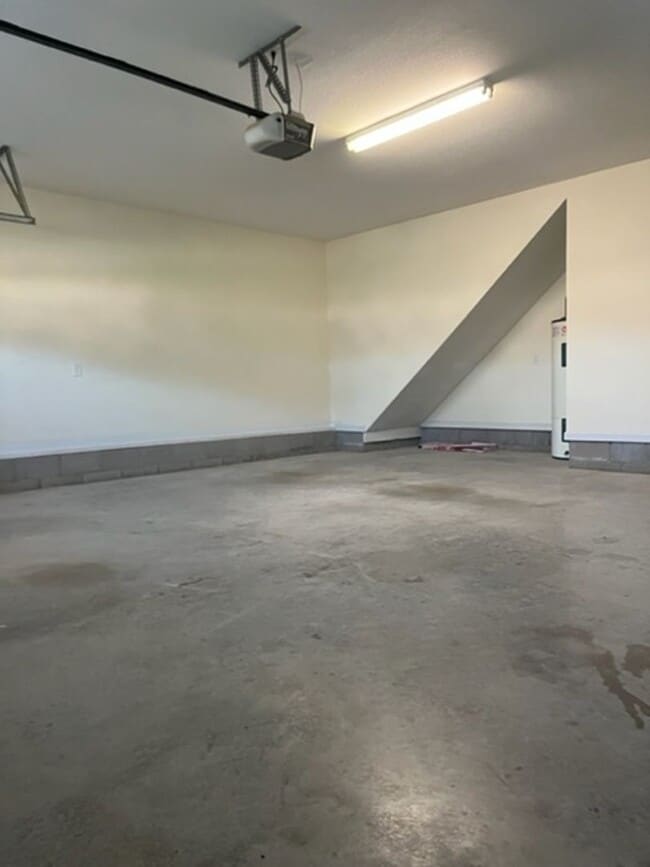 Building Photo - Three Bedroom Two Bath Home with Frog