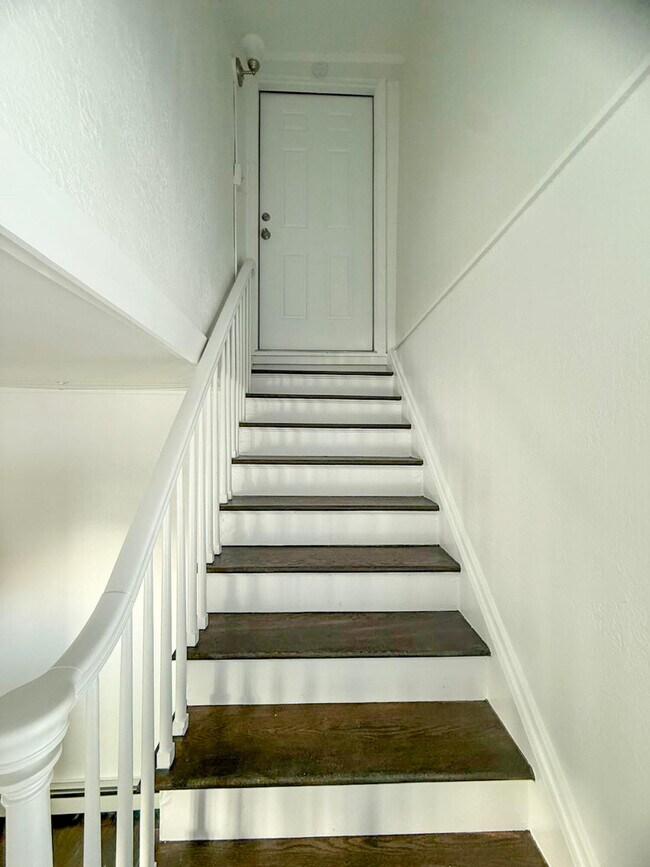 Building Photo - 36465 Main St