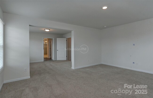 Building Photo - 2015 Saddlebred Dr