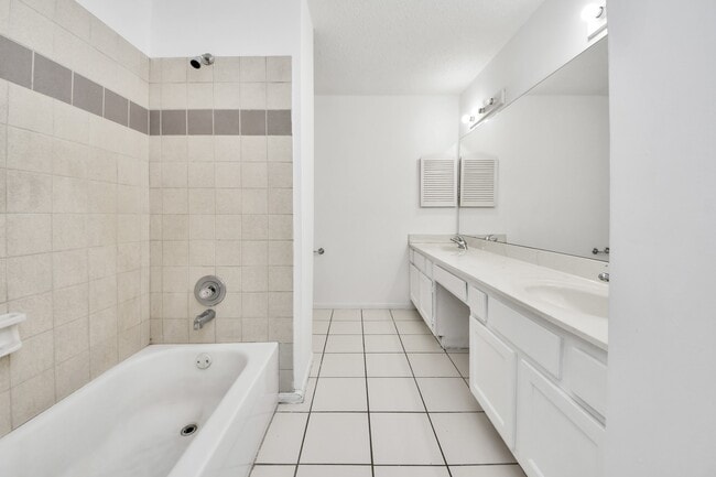 Building Photo - 15534 Weldon Dr