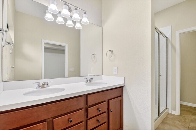 Building Photo - 2833 Troubadour St