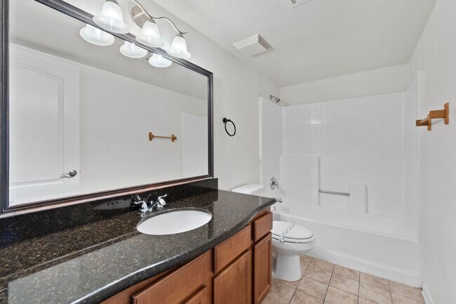 Building Photo - 3 Bedroom Condo at THE LAKES!