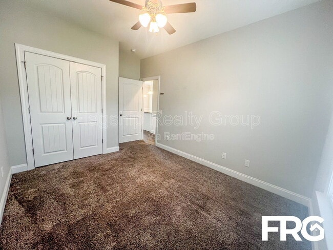 Building Photo - 313 N Landing Dr