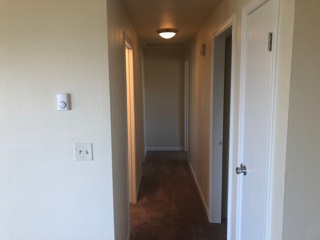 Building Photo - Charming 2 Bedroom, 2 Bonus Room Home with Beautiful Water view from Porch! Pets Negotiable!