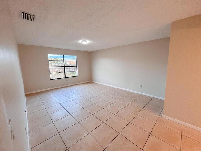 Building Photo - 1901 SW McAllister Ln