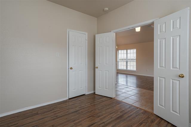 Building Photo - 302 Howard Way Dr