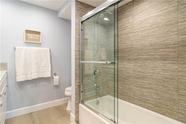 Building Photo - 308 Brackenwood Cir
