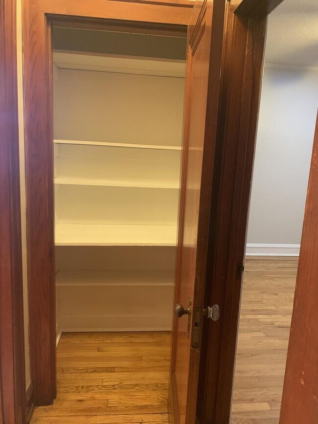 Building Photo - 3038 N Central Ave