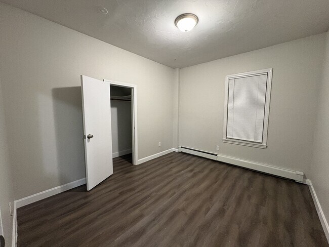 Building Photo - 171 Pleasant St