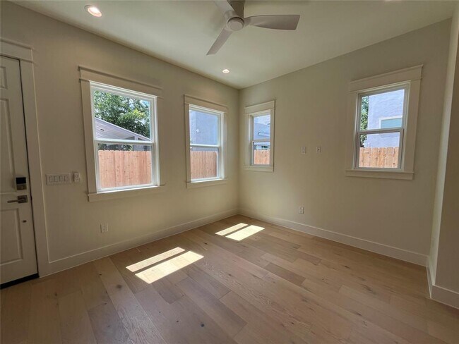 Building Photo - 3801 Tower View Ct