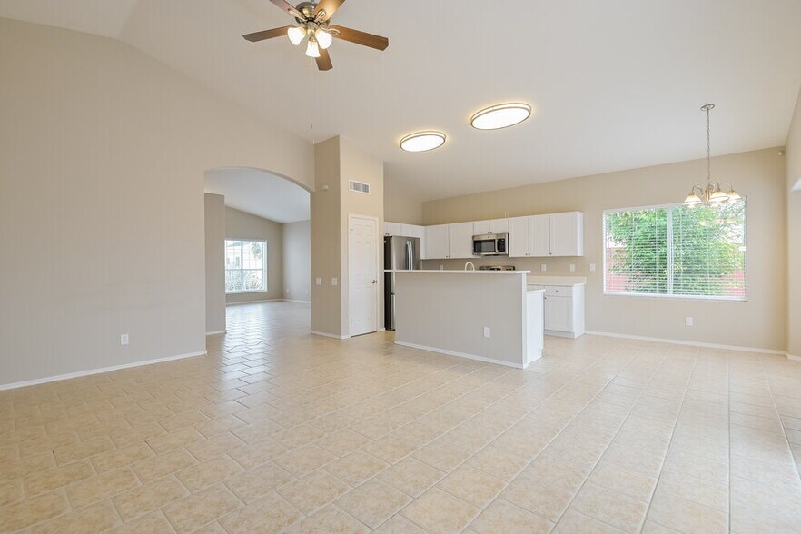 Building Photo - 10030 E English Woods Rd