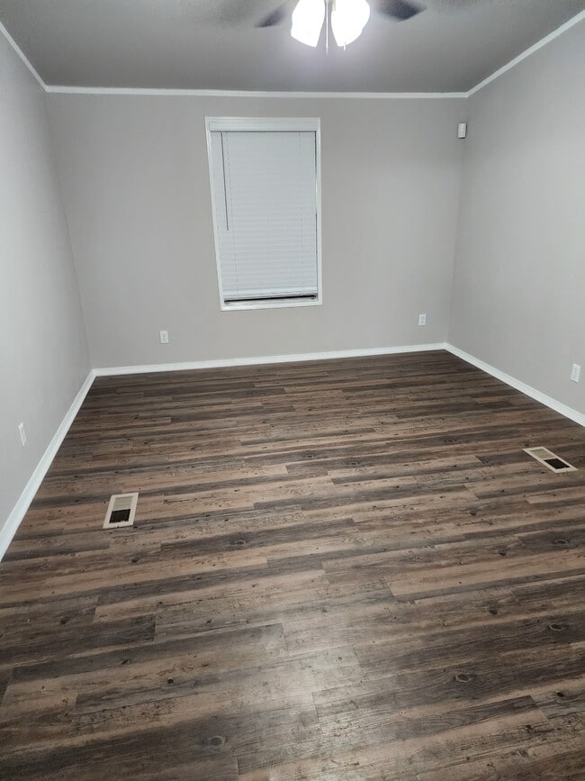 Building Photo - 640 Houston St