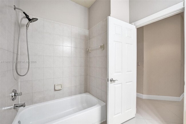 Building Photo - 8006 N Savannah Cir