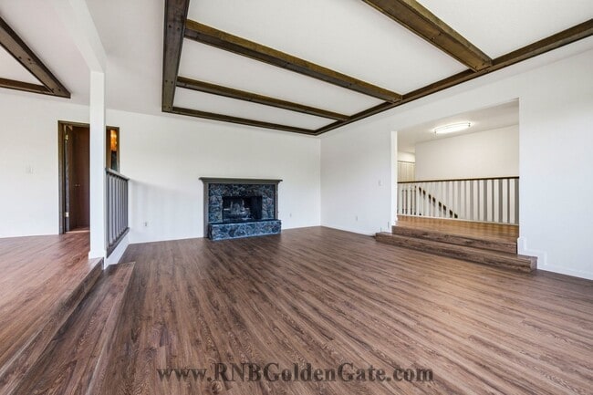 Building Photo - Gorgeous home with spacious yard in Kentfield for rent!