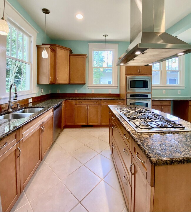 Building Photo - 1105 Virginia Ave