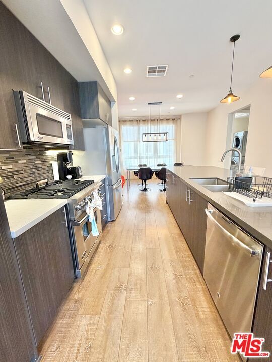 Building Photo - 2753 Waverly Dr