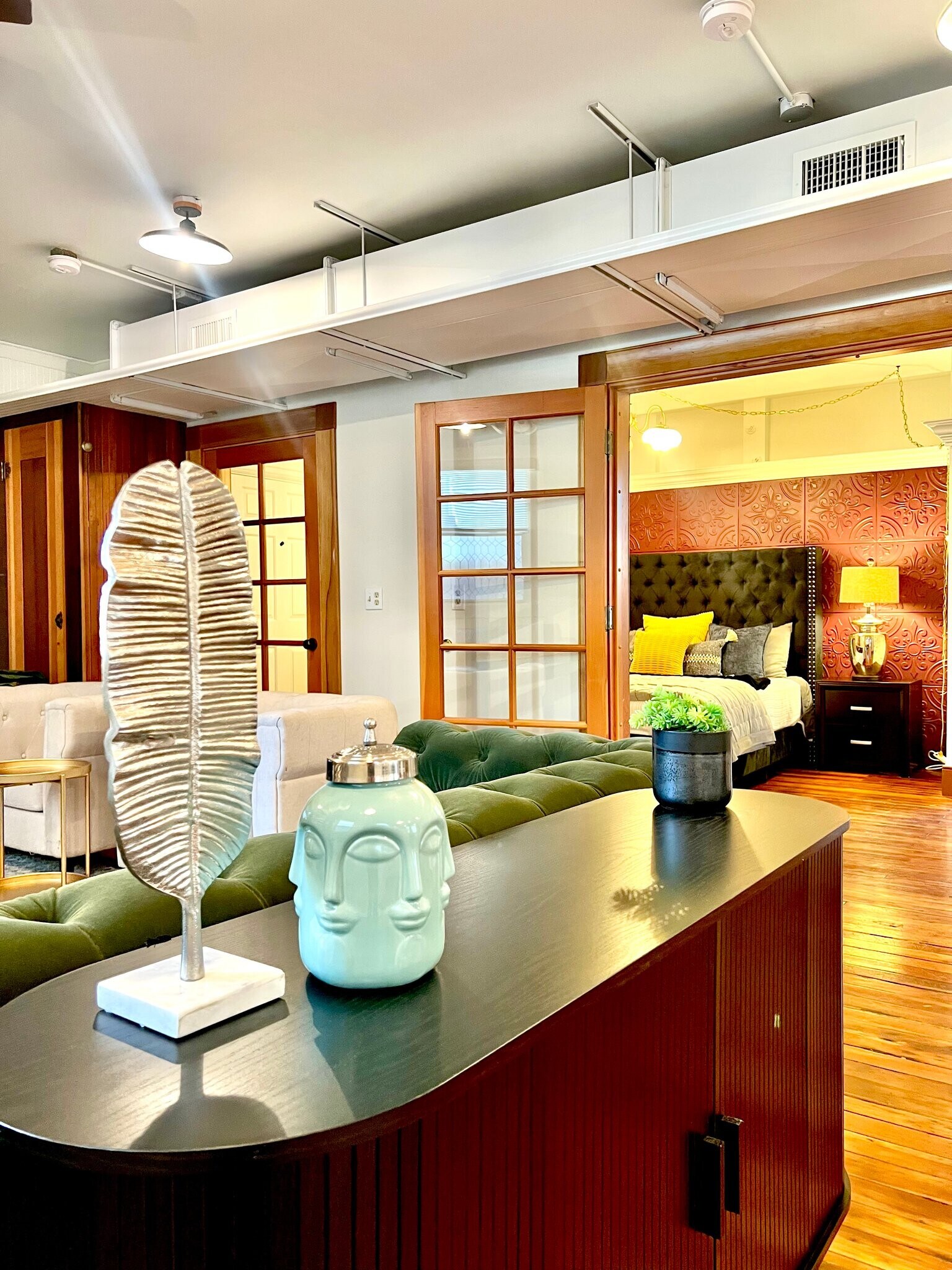 Building Photo - 814 Victorian Alley