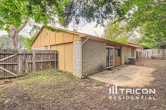 Building Photo - 6518 Greenspring Dr