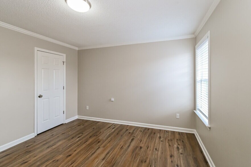 Building Photo - 8084 Conridge Dr