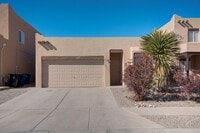 Building Photo - Amazing 3 Bedroom Near Rust Medical Center!!