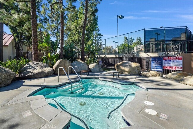 Building Photo - 5535 Canoga Ave