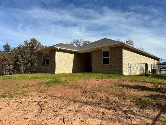 Building Photo - New Construction 3 Bedroom, 2 Bathroom on a 1.45 Acre Lot in Ridge Creek Addition!