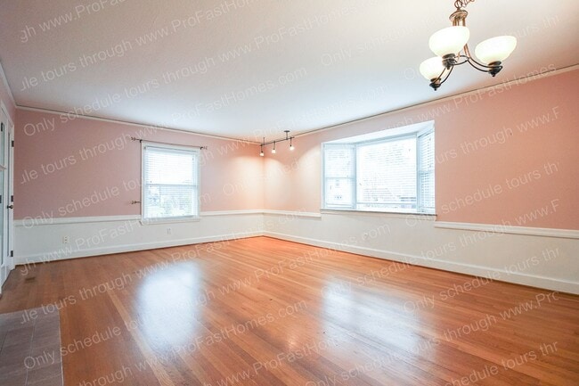 Building Photo - 930 SE 53rd Ave