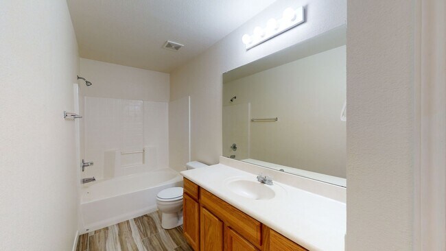 Building Photo - ALL TILE DUPLEX IN NOLANVILLE! RENT $1,295...