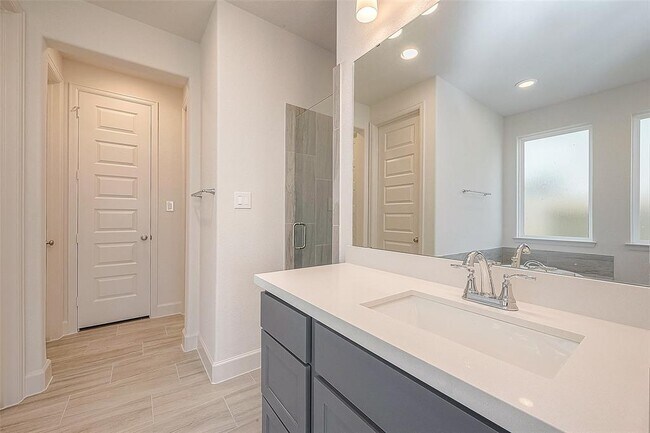 Building Photo - 29803 Breezy Pnes Lp