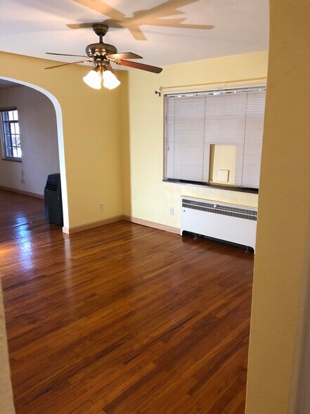 Building Photo - 735 Lincolnway E