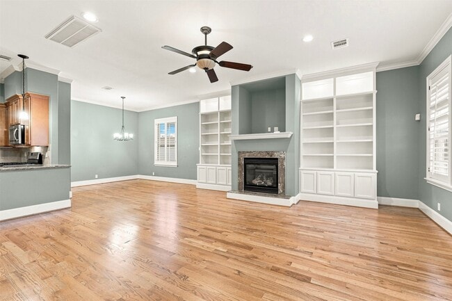 Building Photo - 1714 Ovid St