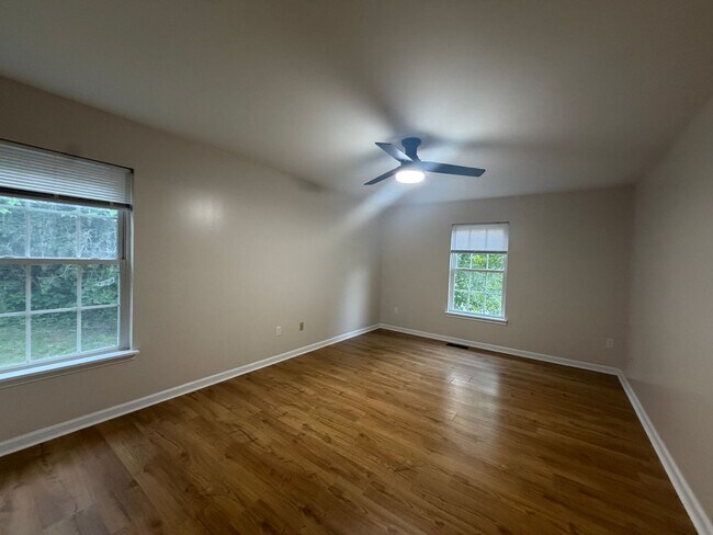 Building Photo - 136 Elizabeth Ann Cir