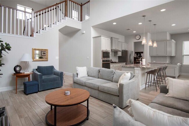 Building Photo - 231 Village Oak Dr