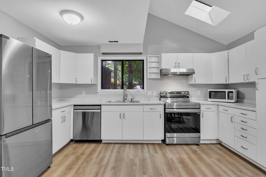 Primary Photo - 213 Deepwood Rd